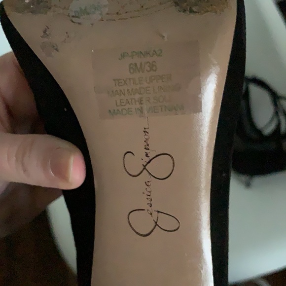 Black heels - Picture 6 of 6